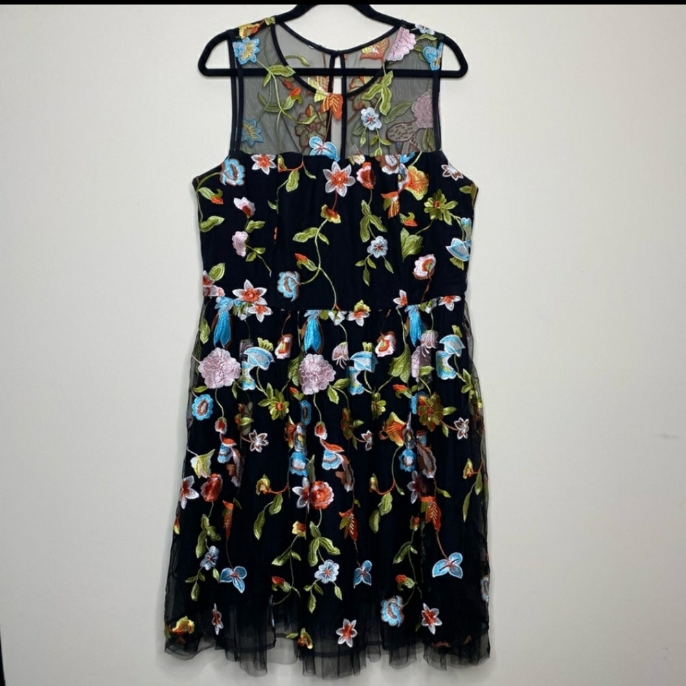 New York & Company Floral Embroidered Black Dress Sleeveless Sheer Top Size 20